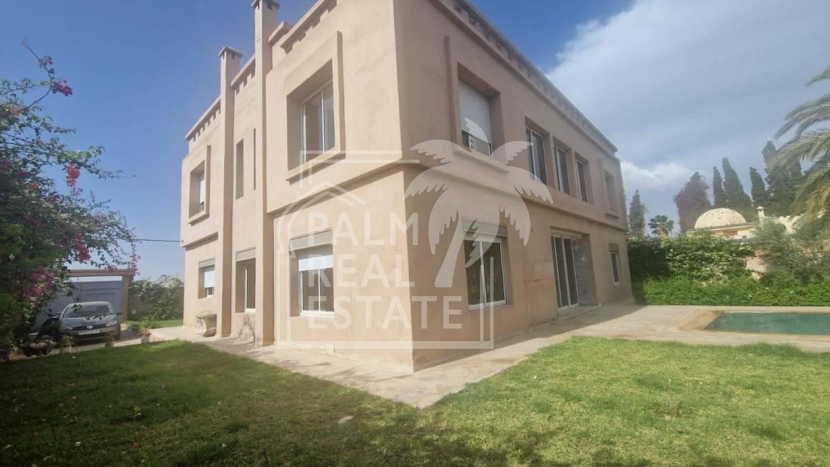 Villa a vendre sur la route damezmiz avec 6 suites 