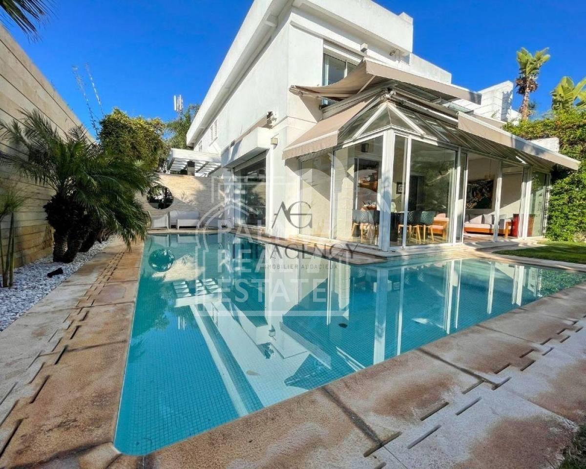 Villa à vendre à Aïn Diab – Casablanca