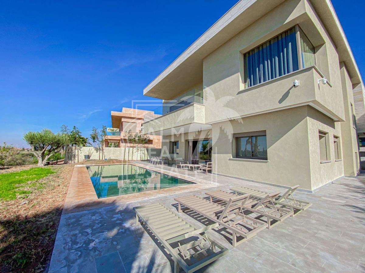 opportunité a saisir villa d'élégance a vendre sur la route damizmiz 