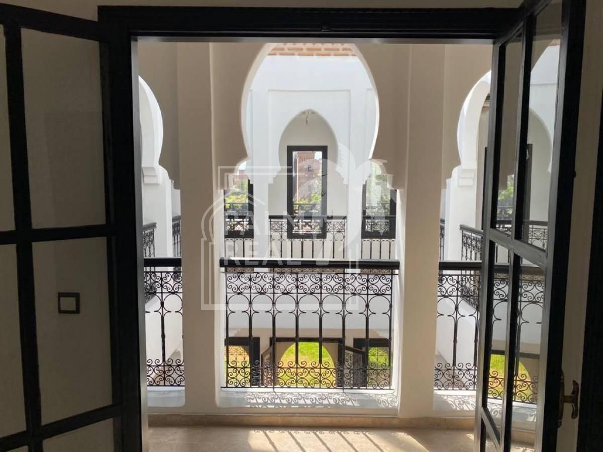 A vende villa Riad sur la route de fes 