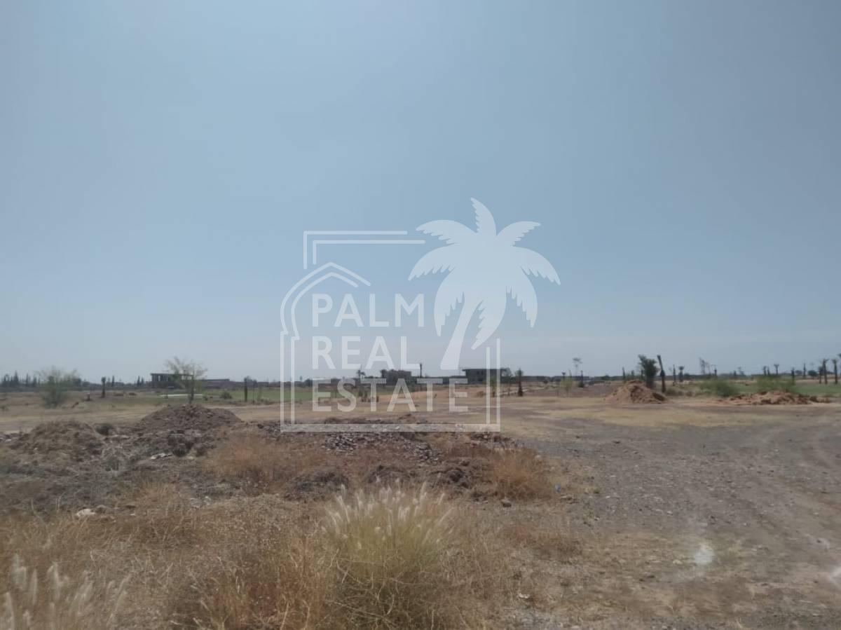 Lot terrain a vendre plein sud front golf