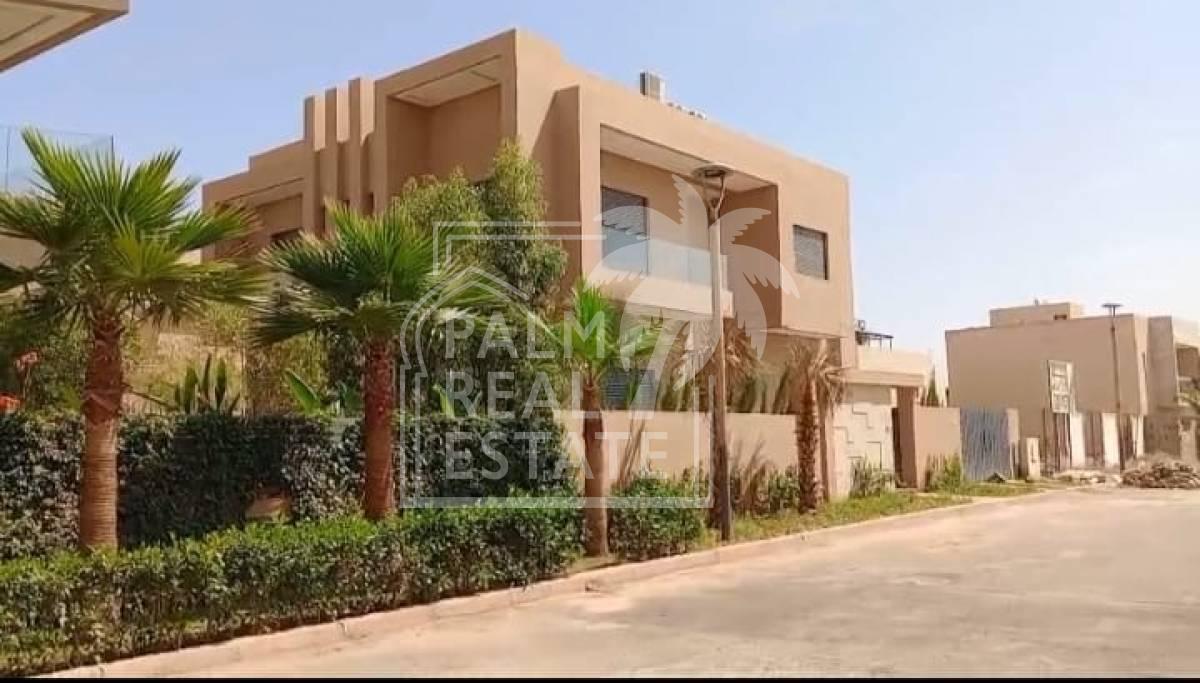 VILLA LUXUEUSE ET CONTEMPORAINE AU  NORIA GOLF MARRAKECH 