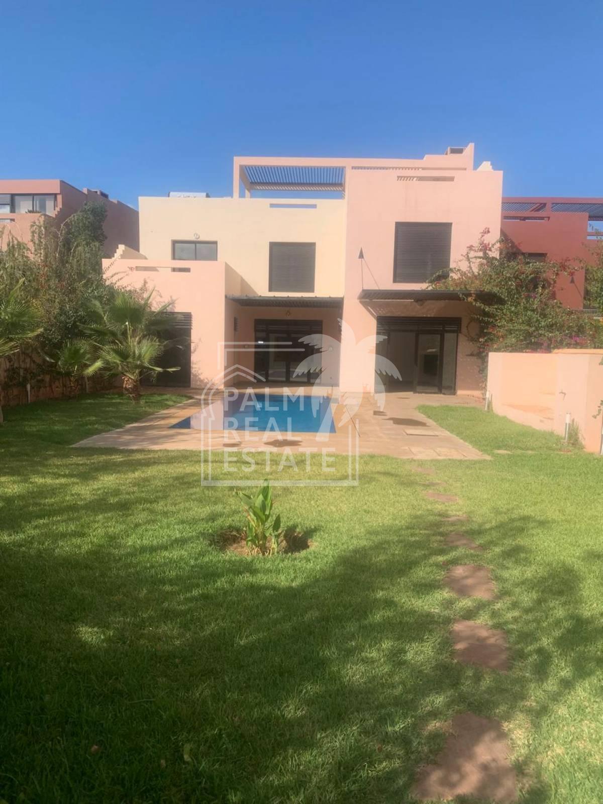 Top affaire  Vente villa située a maaden   complexe sécurisé avec golf